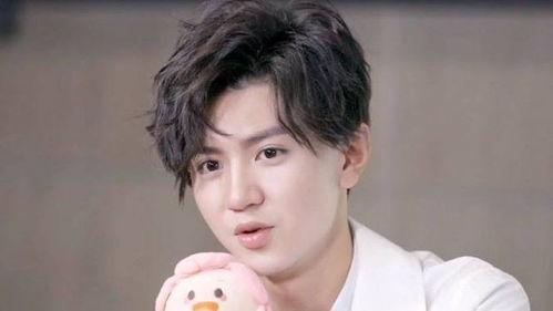 圈内爆料梁洁陈哲远,甜蜜互动引粉丝热议